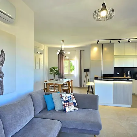 Apartment Elegant Penthouse With Huge Terrace