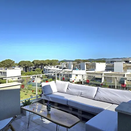 Apartment Elegant Penthouse With Huge Terrace Plazhi San Pietro